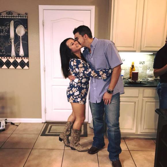 Meet your Posher, Naomi - Picture 1 of 1